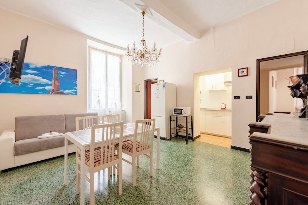 Bright flat near Porto Antico 1
