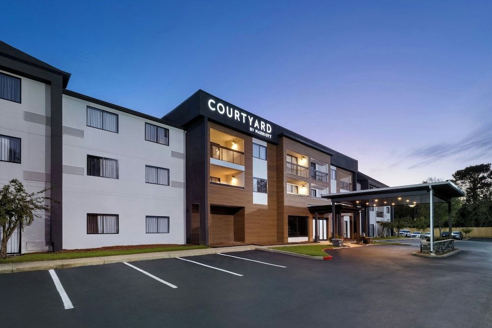 Courtyard Mobile 1
