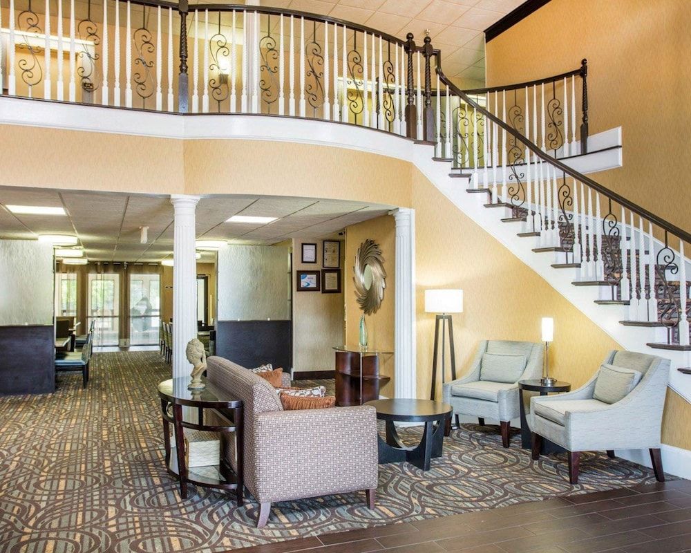 Comfort Inn & Suites at Stone Mountain 2