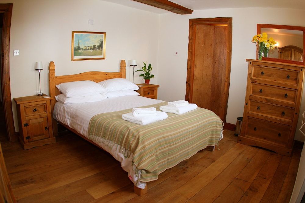 Middlewick Holiday Cottages 2