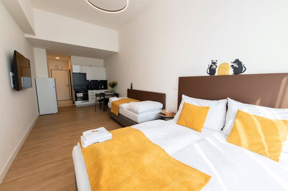 Post 120 Suites 2