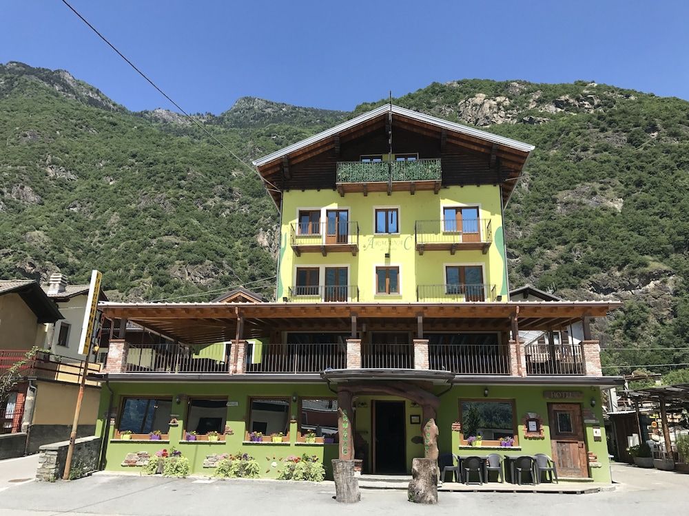 Hotel&Restaurant Armanac de Toubïe 1