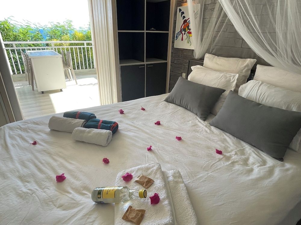 Anse des Rochers Beach & Pool Resort 2