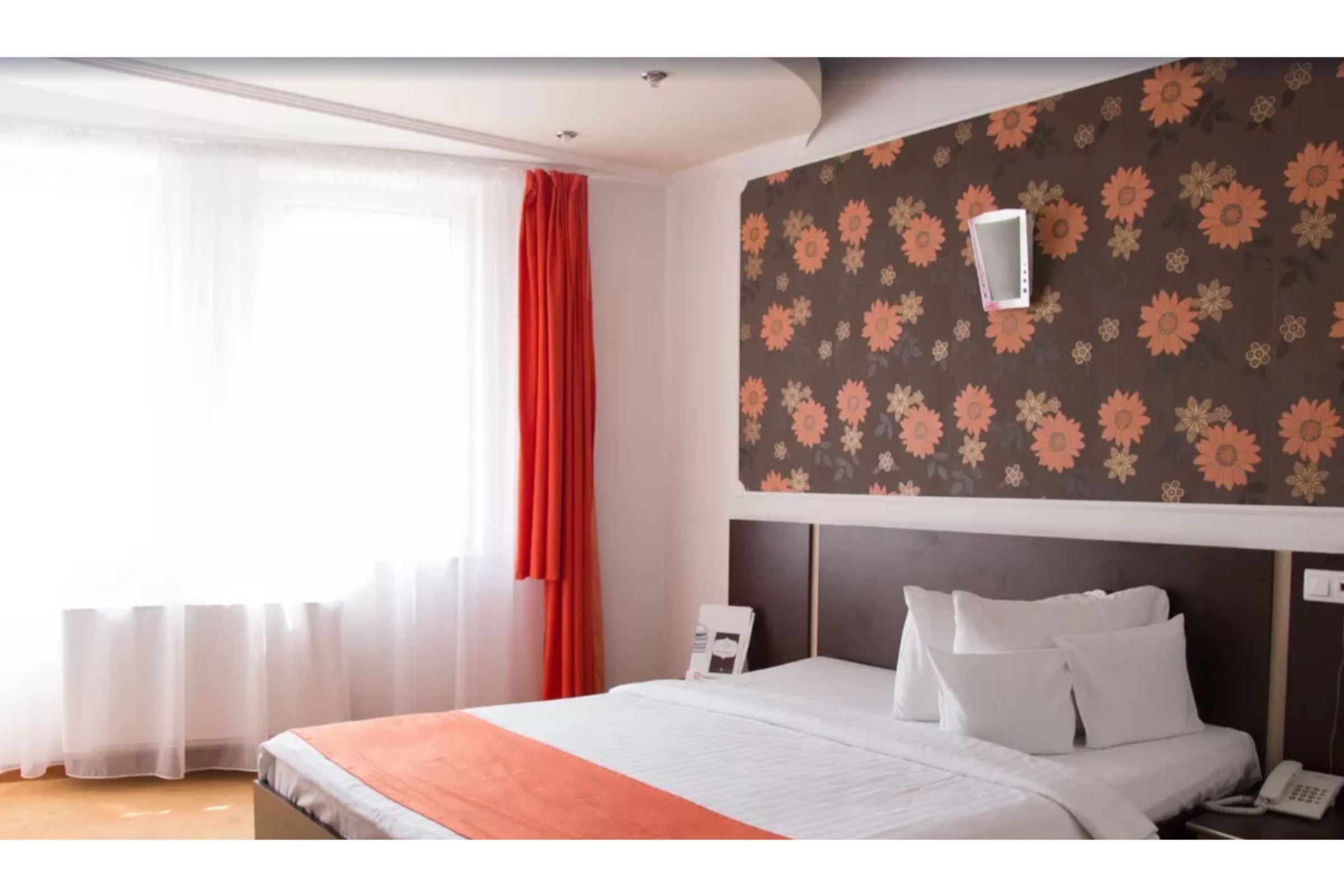 Silver Hotel 2