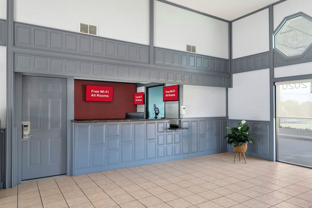 Red Roof Inn Nacogdoches 2
