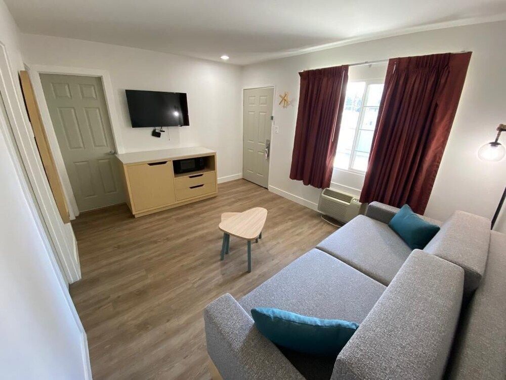 Salt Air Lodge 1