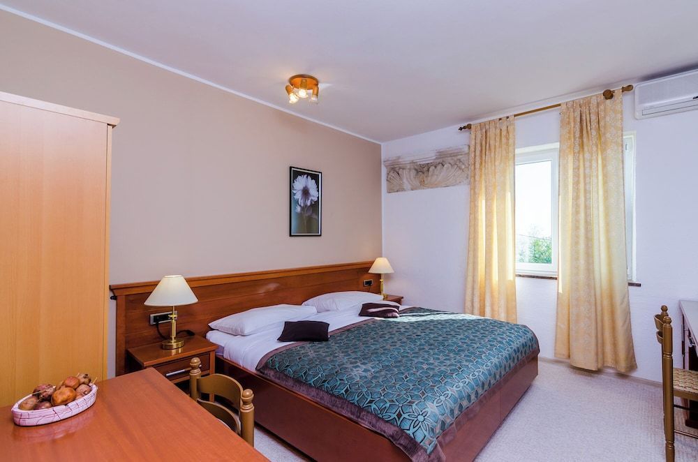 Apartments Nicol 2