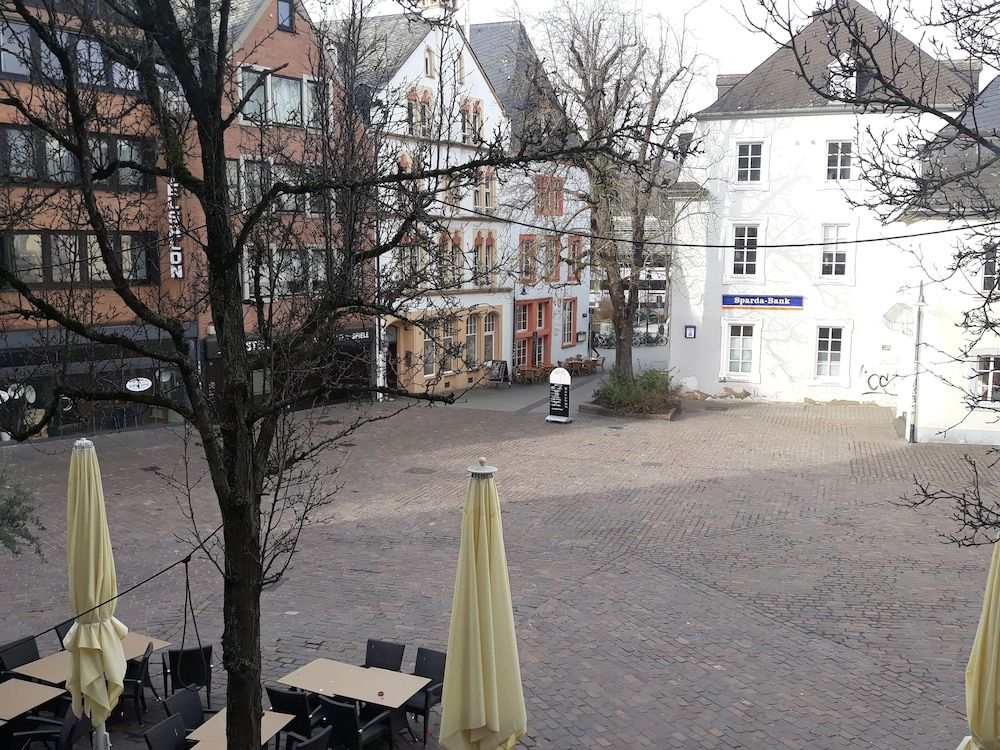 Ricks City Hotel 1