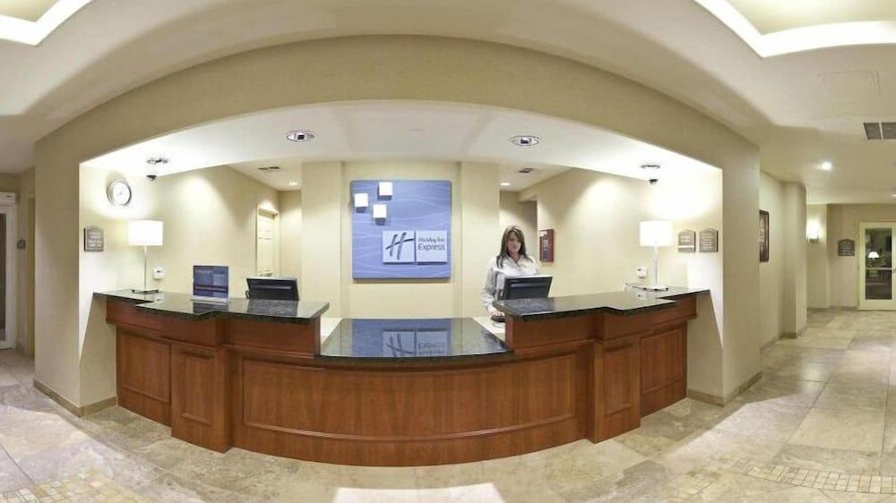Holiday Inn Express & Suites PORTERVILLE by IHG 2