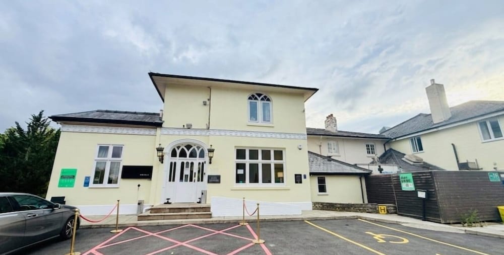 Wrexham Llyndir Hotel by Belvilla 1