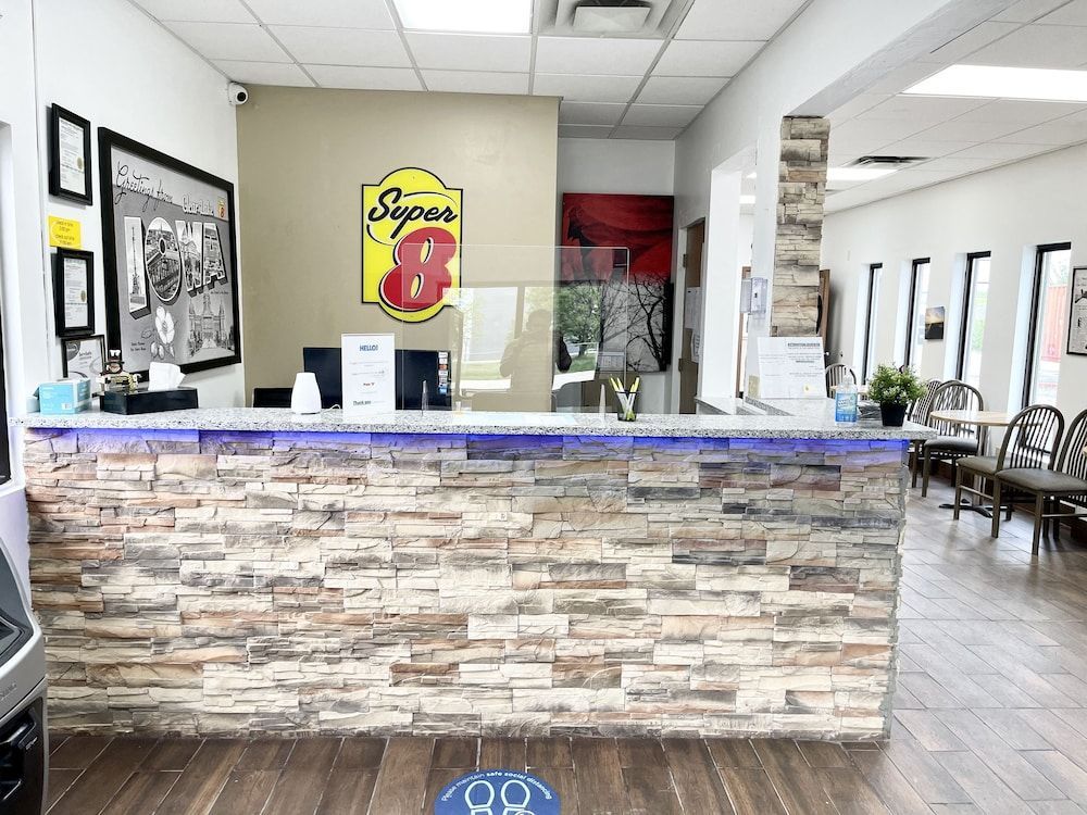 Super 8 by Wyndham Clear Lake 2