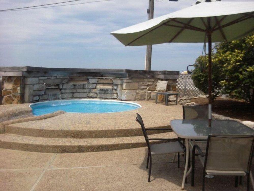 Quail's Nest Inn & Suites 1