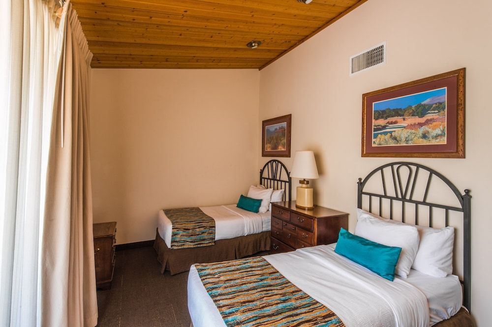 Arroyo Roble Resort at Oak Creek 2