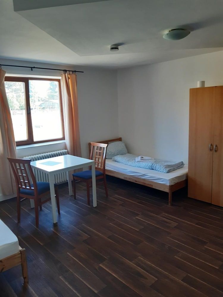 2-Rent Group Hostel Rooms&Apartments EVE168 2