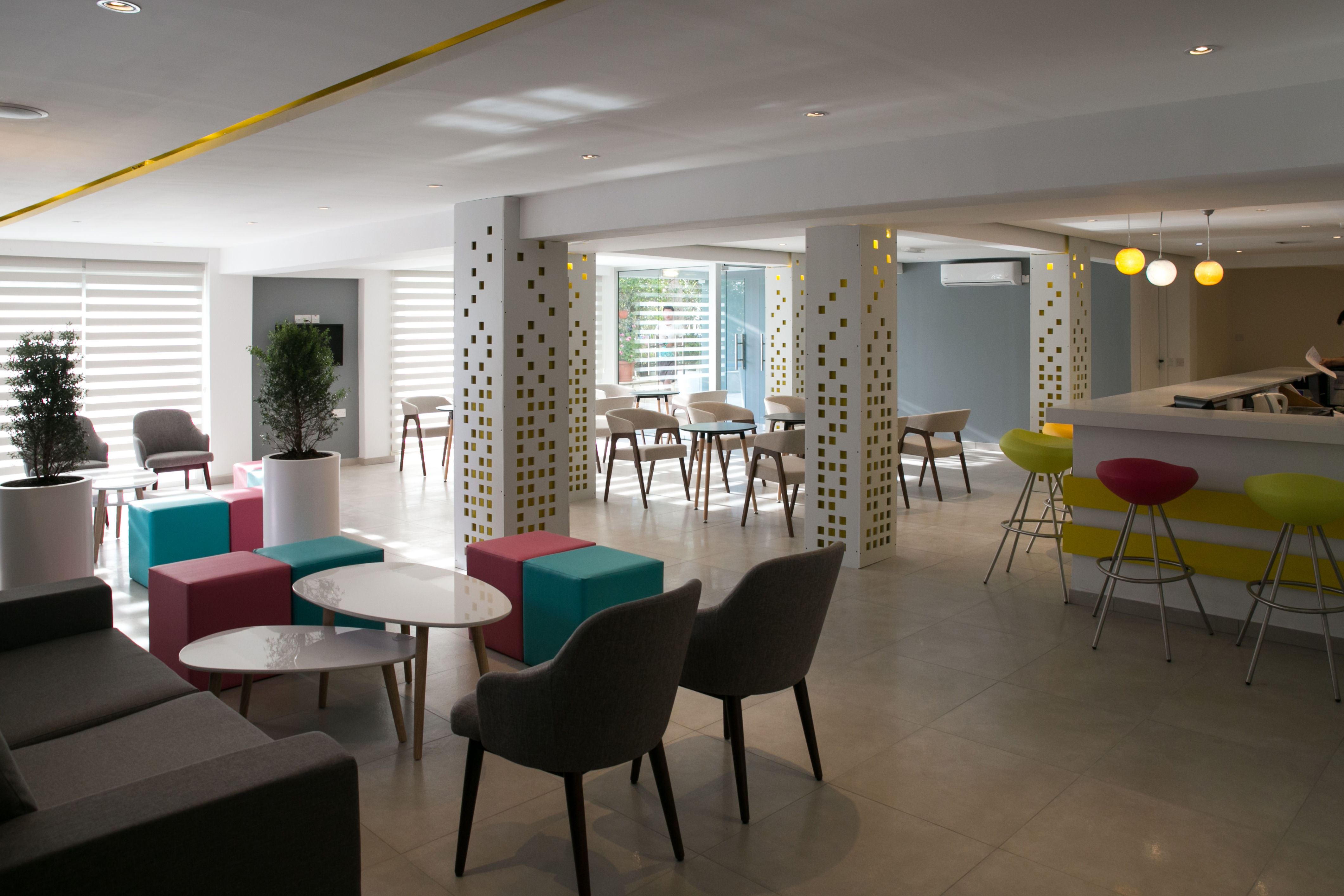 Flora Maria Hotel and Annex Apartments 2