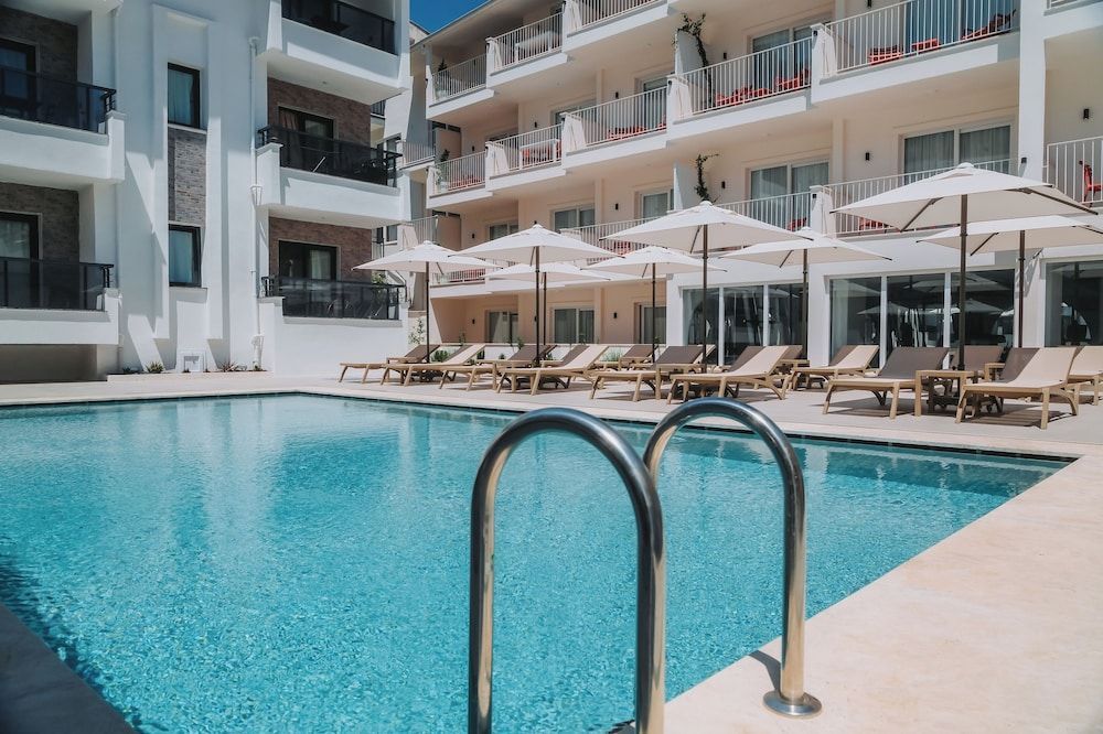 Diplomat Suites 1