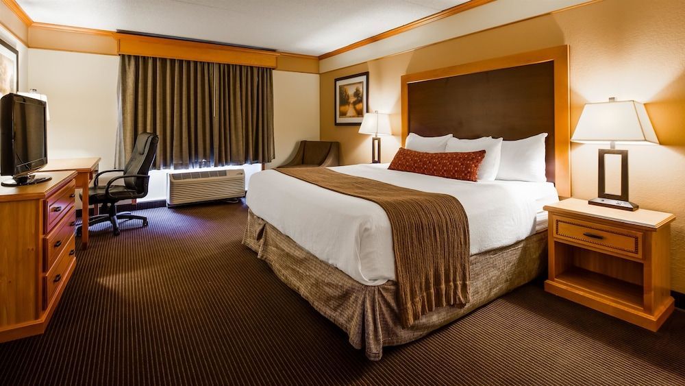 Best Western Plus Sidney Lodge 1