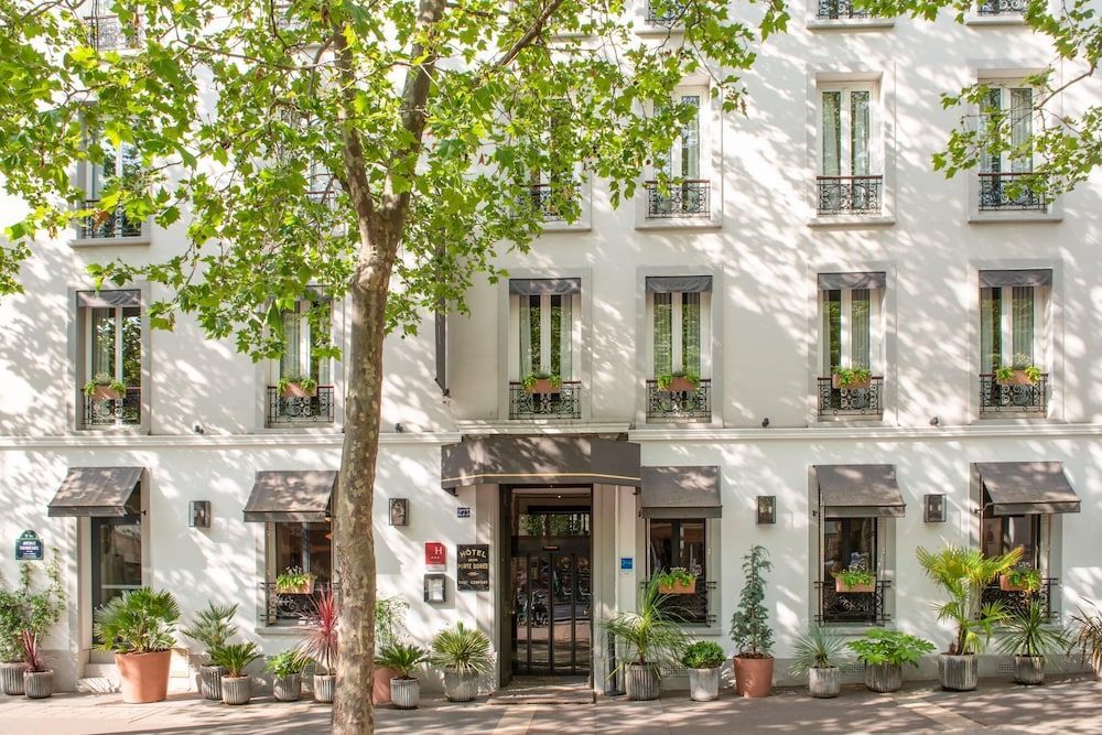 Hôtel De La Porte Dorée 1