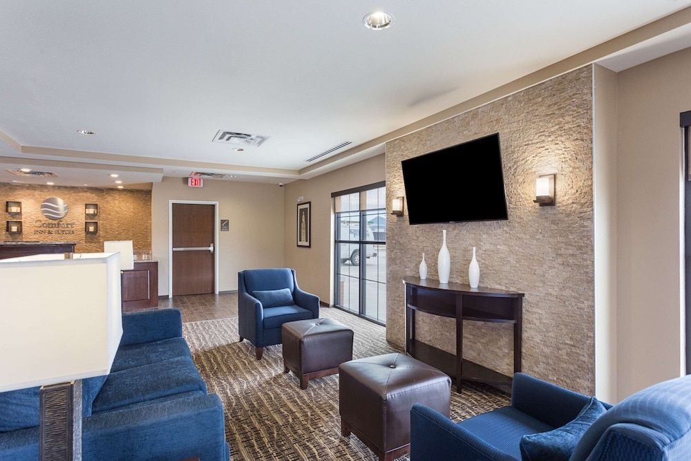 Pennant Hotel & Suites 2