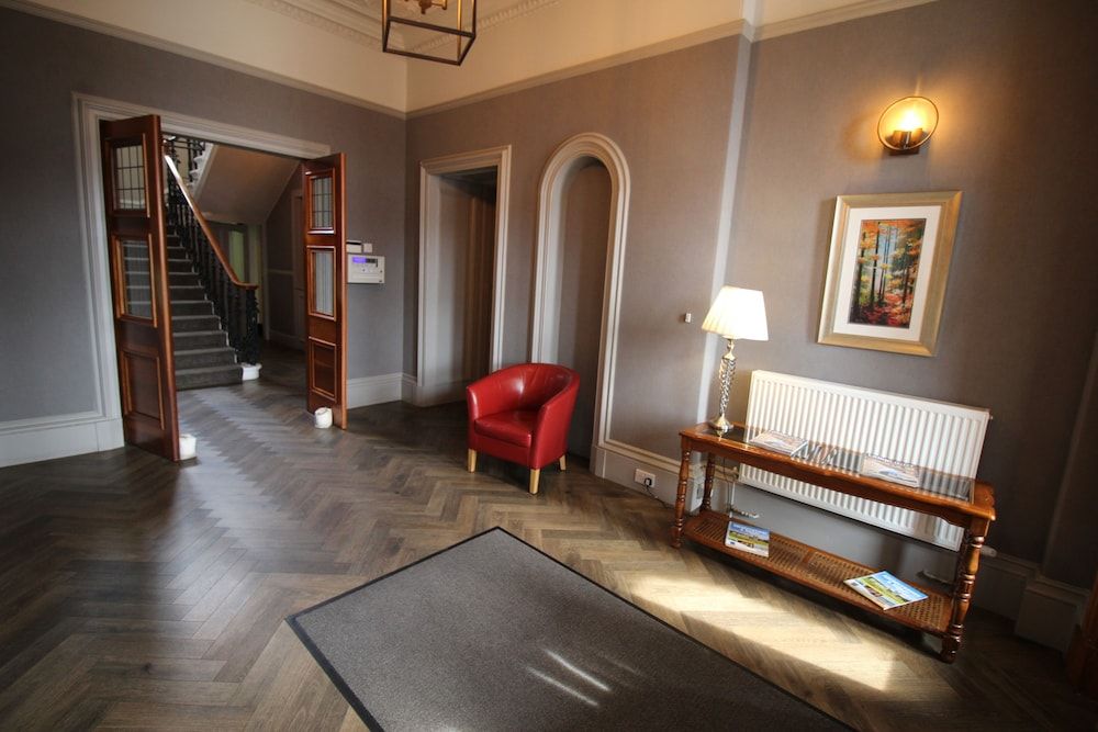 The Royal Hotel Elgin 2