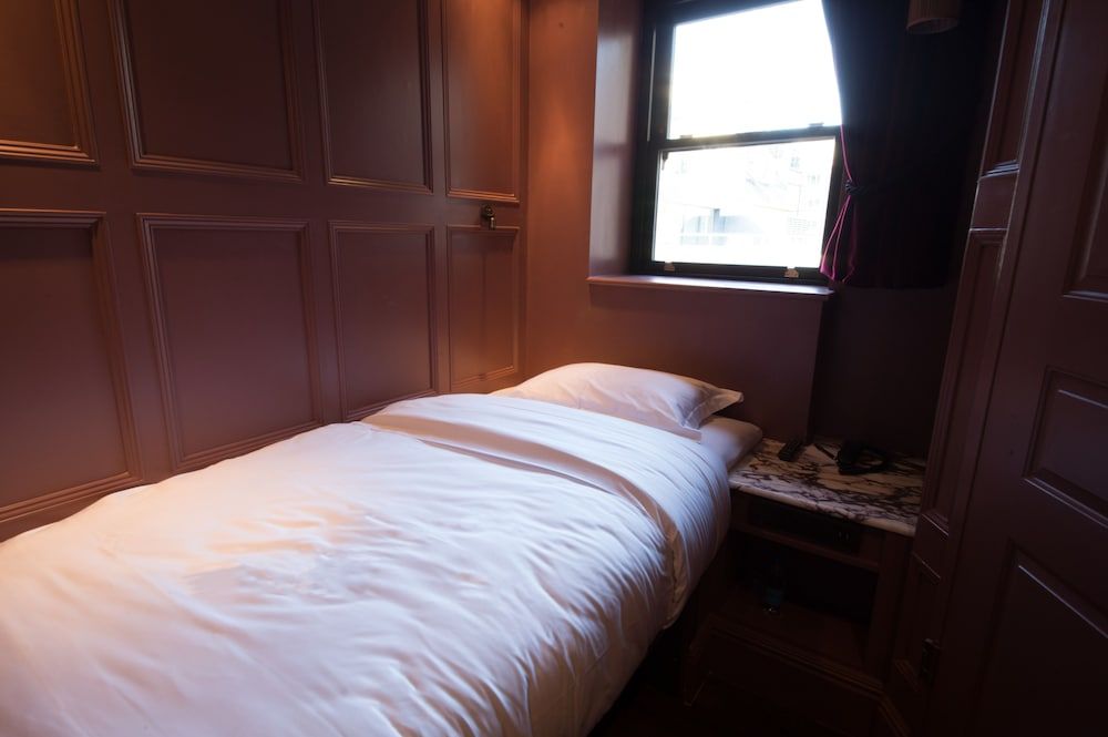 Mimi's Hotel Soho 2