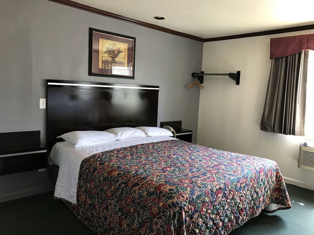 Starlight Inn Canoga Park 1