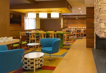 Baymont by Wyndham St. Charles 2