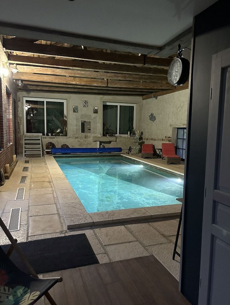 Le Château de Failloux, Piscine intérieure, Sauna 1