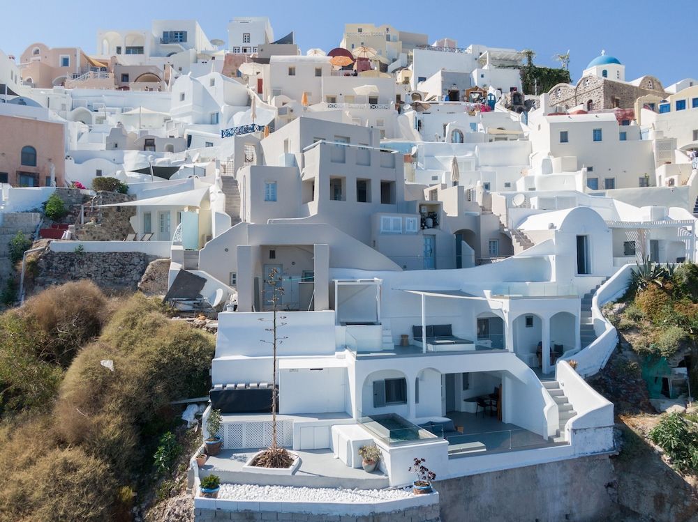 Virginia's Cave Villas 1