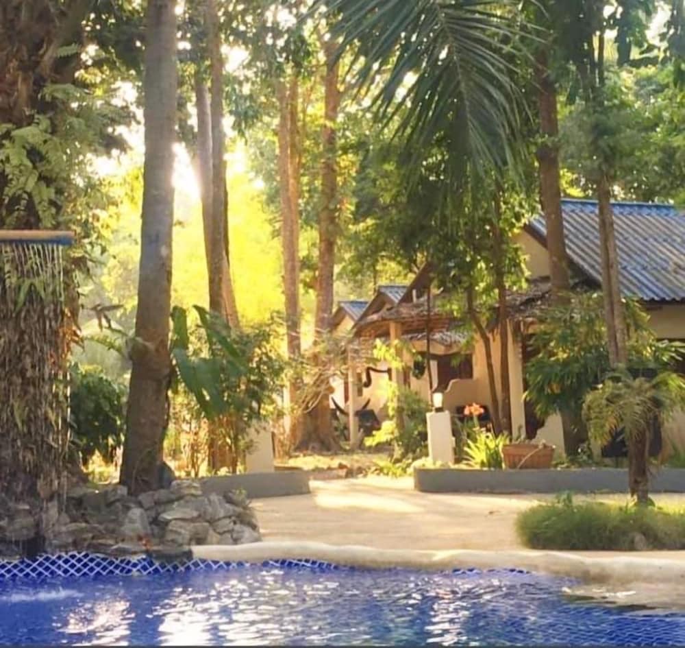 Papillon Bungalows 1