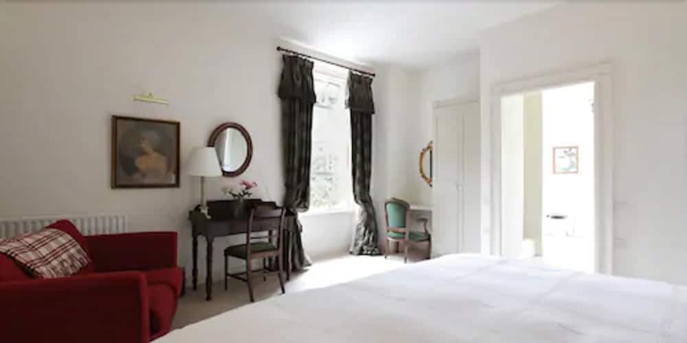 Warwick Hall 2