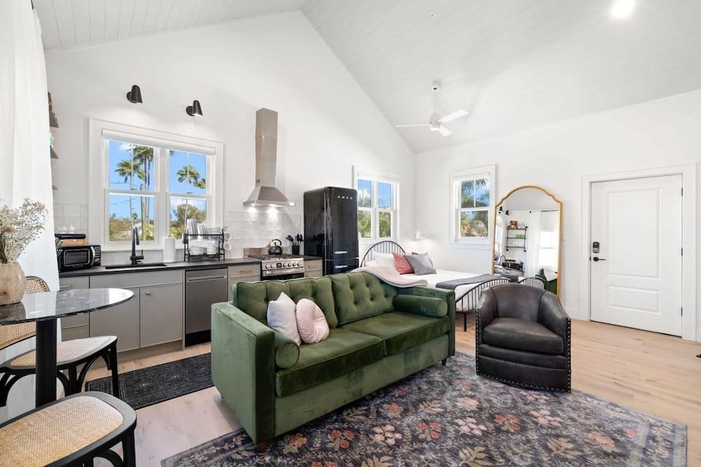 Casa Julieta Luxury Ybor-themed Studio 1