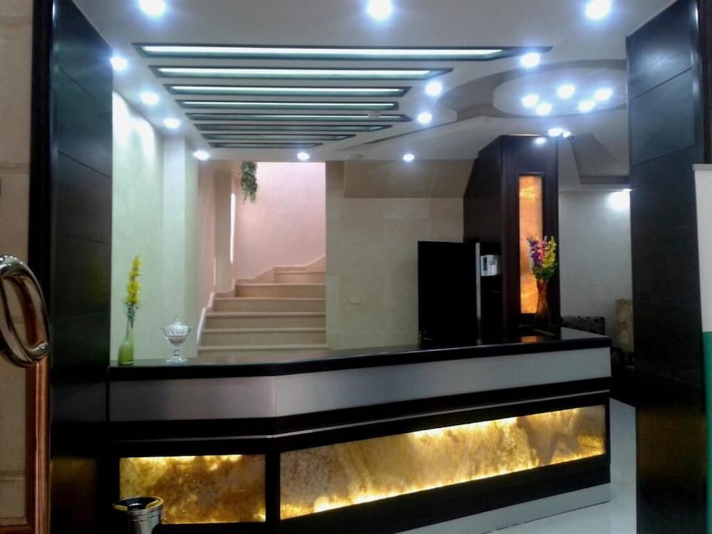 Queen Plaza Hotel 2