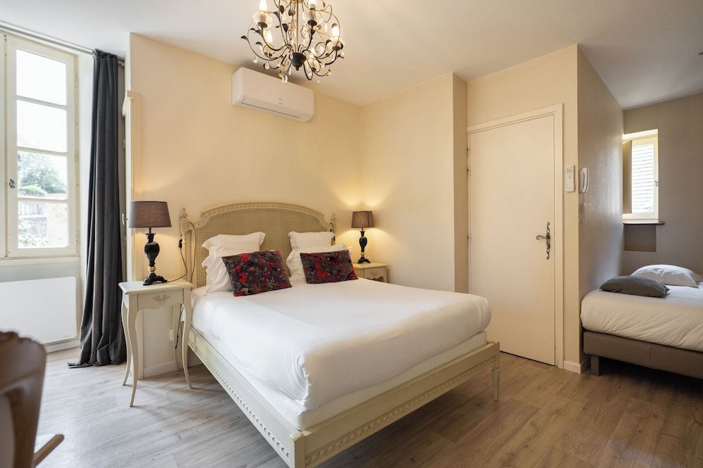 Hôtel La Couleuvrine Sarlat Centre Ville 2