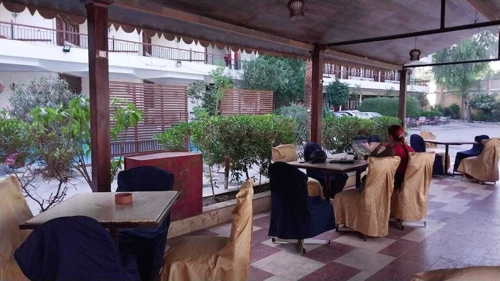 Rezeiky Hotel & Camp 您在盧克索的第二個家 2