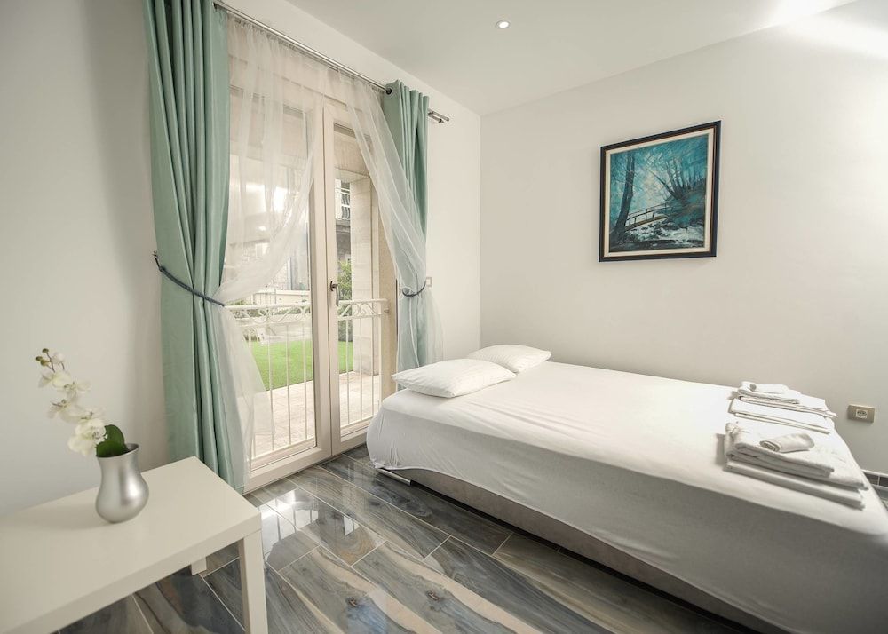 Sea Point I 2