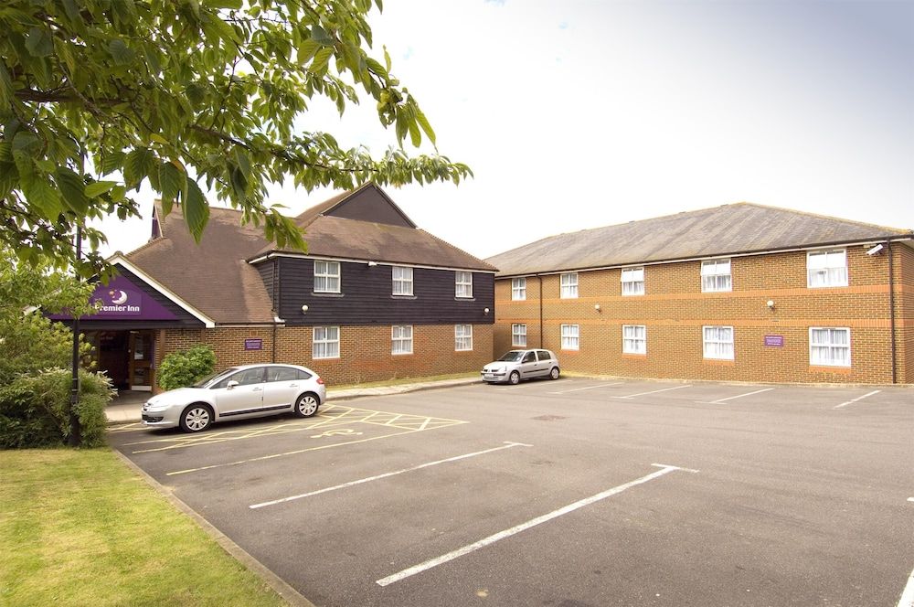 Premier Inn Ashford North 1