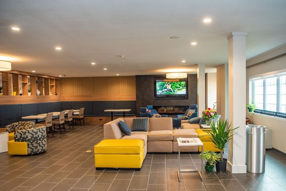 Microtel Inn & Suites by Wyndham Carlisle 2