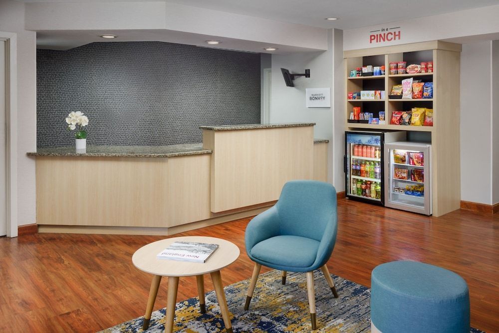 TownePlace Suites Manchester-Boston Regional Airport 2