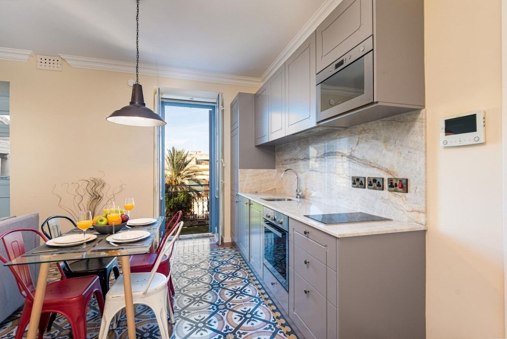 Luxury 2BR Valletta Apartment - Square Sea View 1