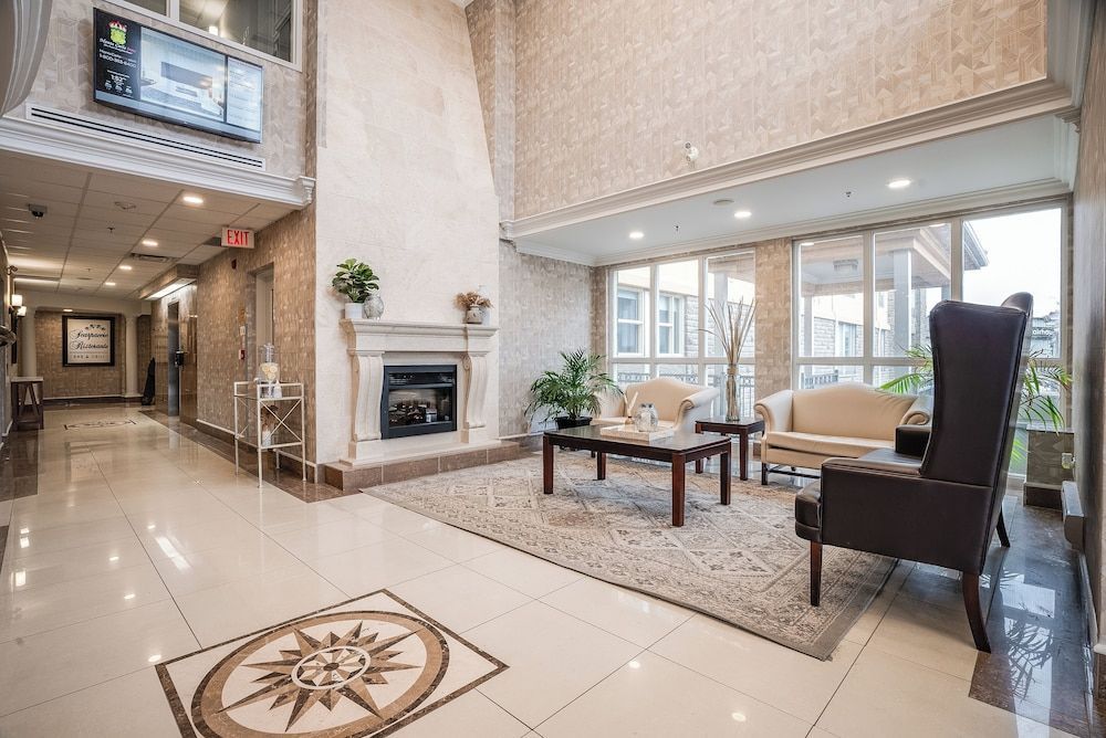 Monte Carlo Inn Barrie - Newly Renovated 2