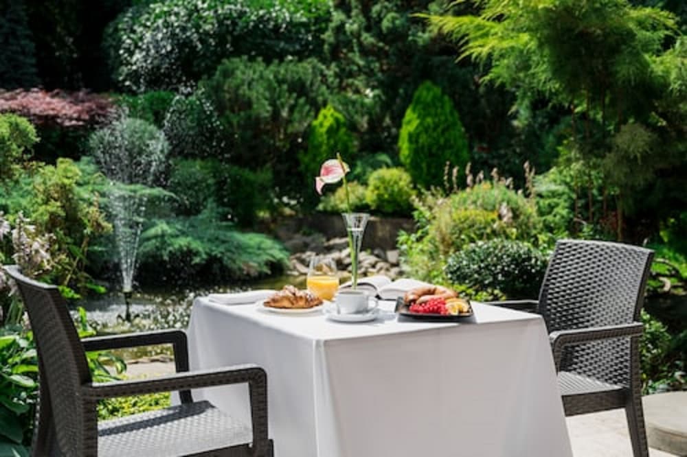 Booking Hotel & Spa 1