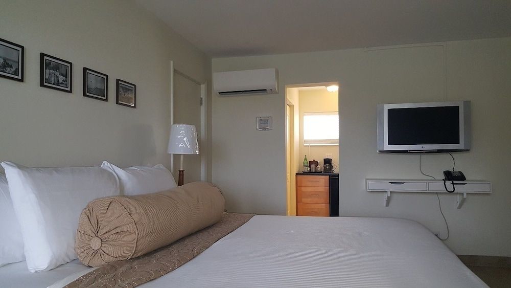 Le Cabanon Motel 1