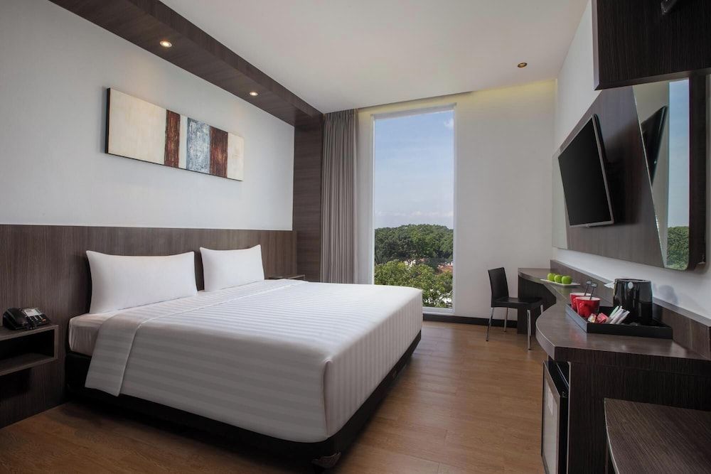 Hotel NEO Dipatiukur - Bandung by ASTON 2