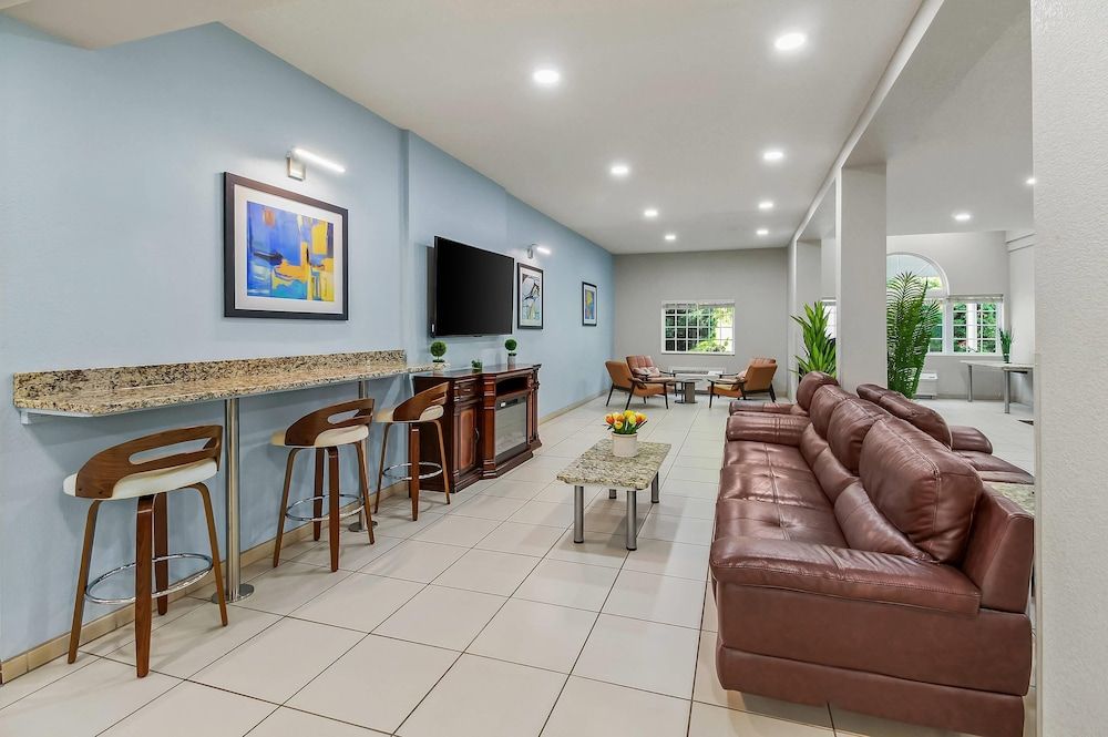 Quality Inn & Suites 1