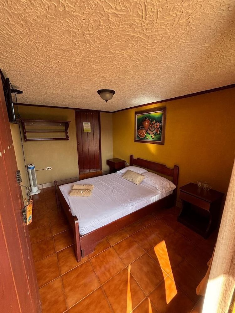 Hotel Tapanti Media de Orosi 2