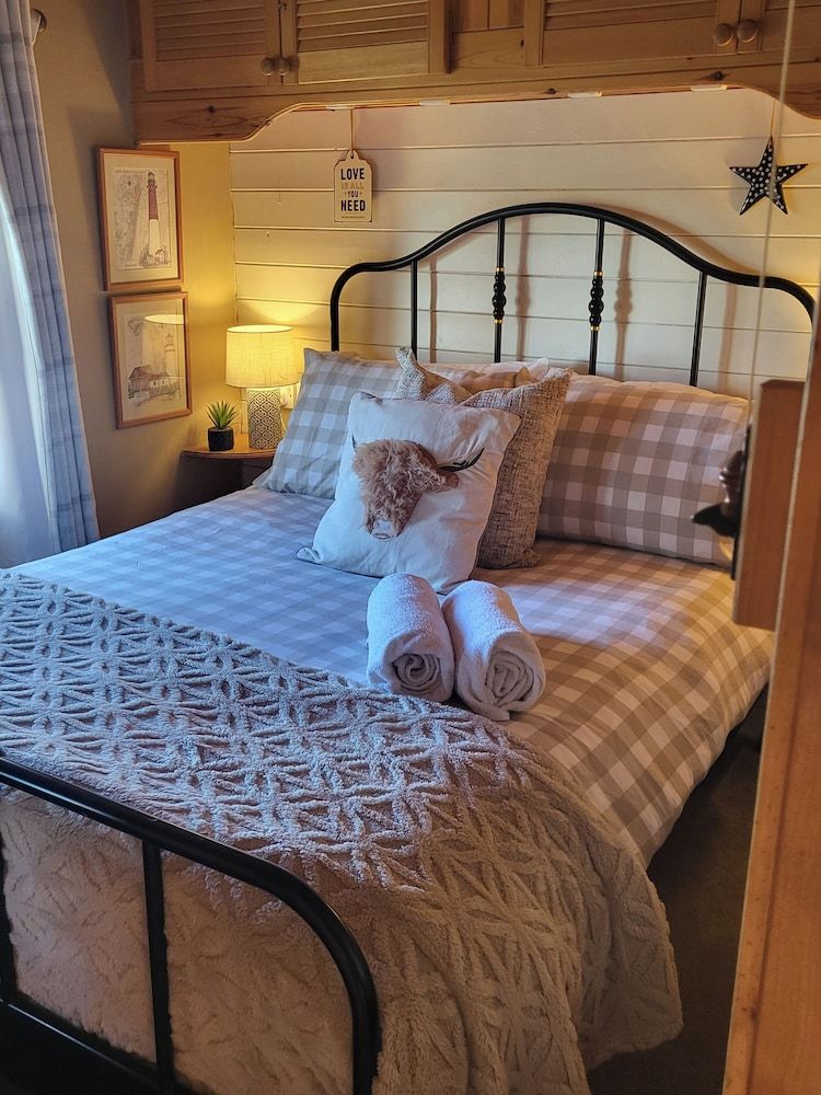 Cosy wood cabin in rural area near national park 2