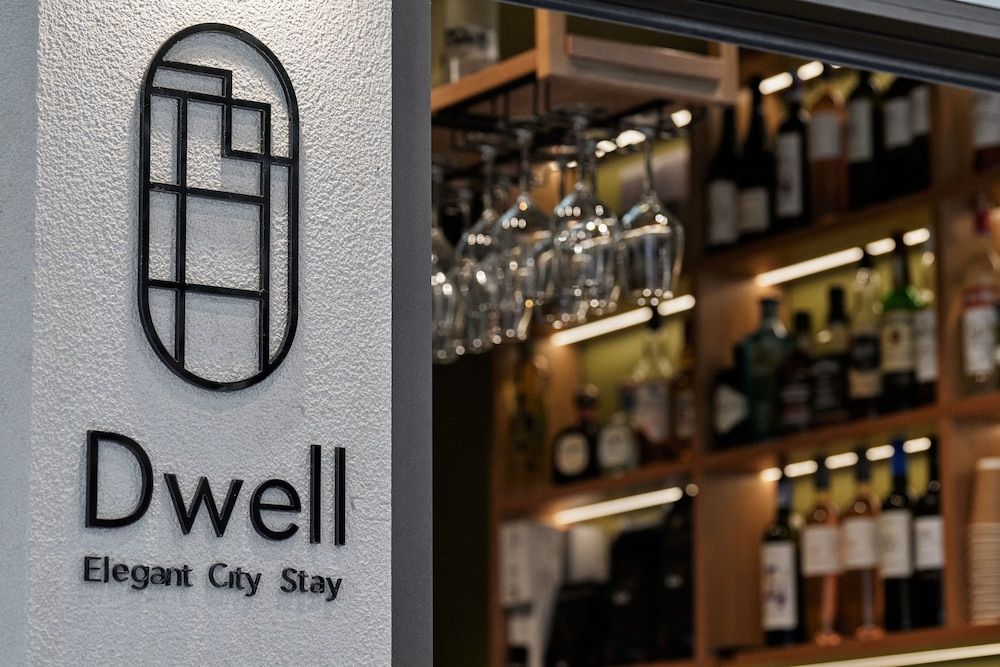 DWELL - Elegant City Stay 2