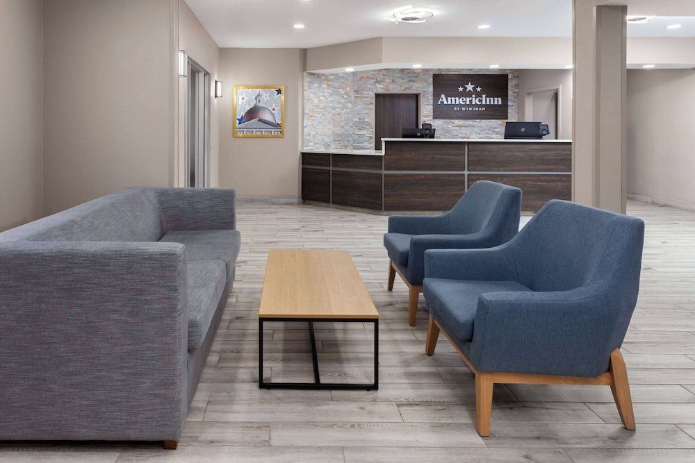 AmericInn by Wyndham Eagle River Downtown 2