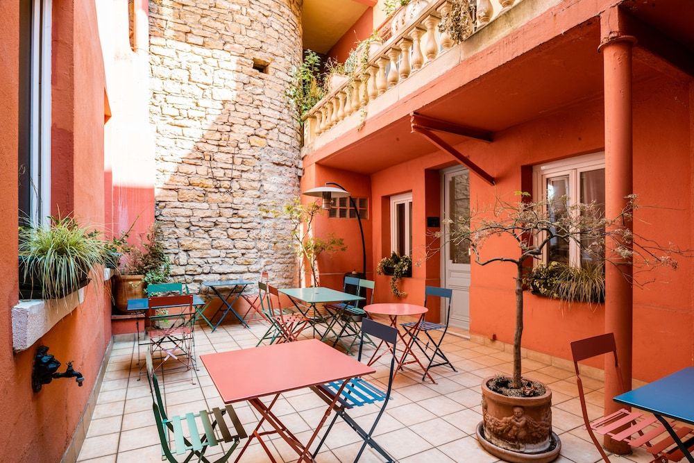 Hotel Au Patio Morand 1